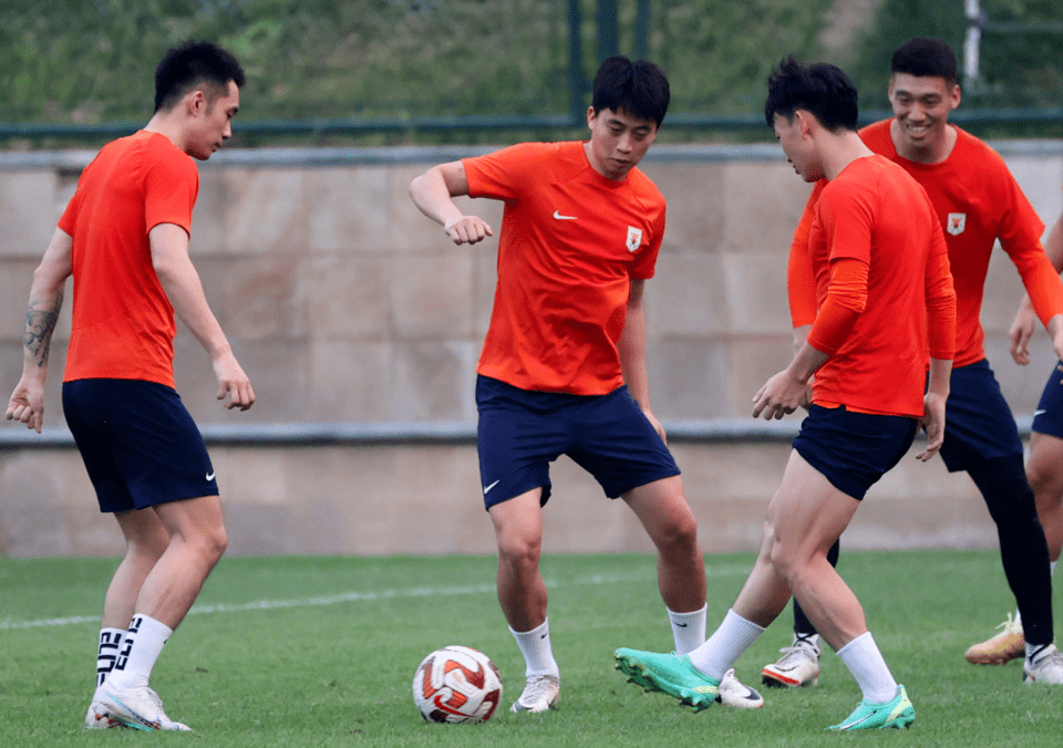 u8电竞社区盾今晚走向成谜,新疆广汇回应争议,震撼外界,赛程密集仍需轮换的简单介绍